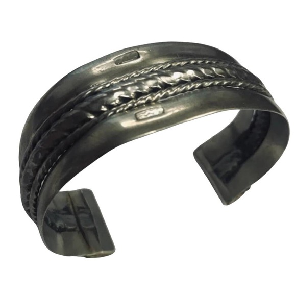 Vintage Boho silver cuff bracelet - Picture 2 of 5
